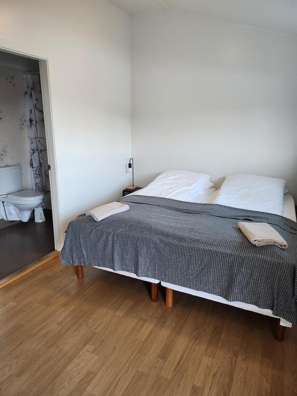 Fjos Guesthouse Varmahlíð Esterno foto