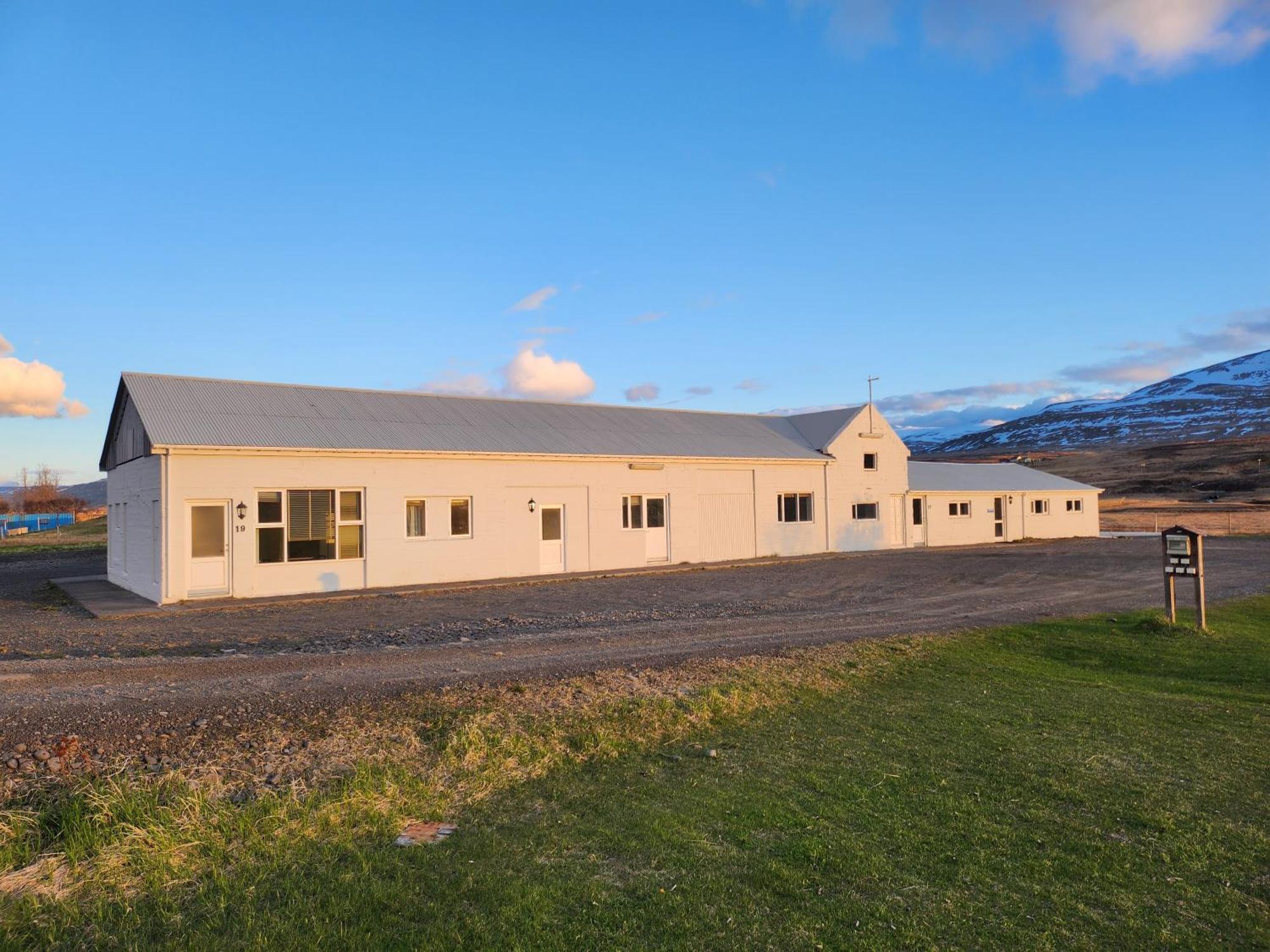 Fjos Guesthouse Varmahlíð Esterno foto